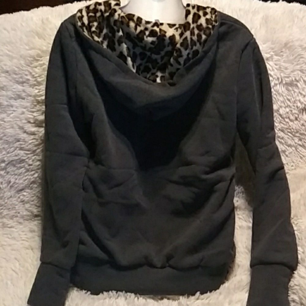 SOLD 100% nwot Zip-up grey and leopard jacket - Picture 4 of 7